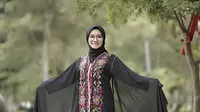5 Inspirasi Gamis Kekinian yang Unik, Cocok Buat Kamu yang Suka Tampil Beda di 2025