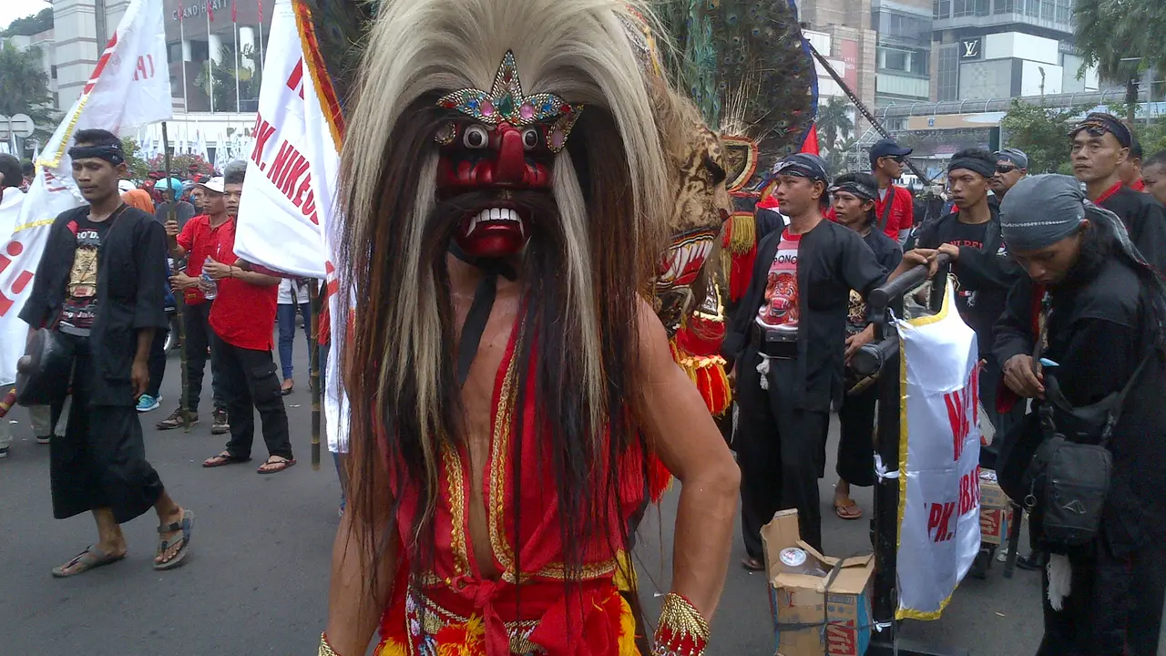Disewa Rp 5 Juta, Reog Hibur Buruh di Bundaran HI