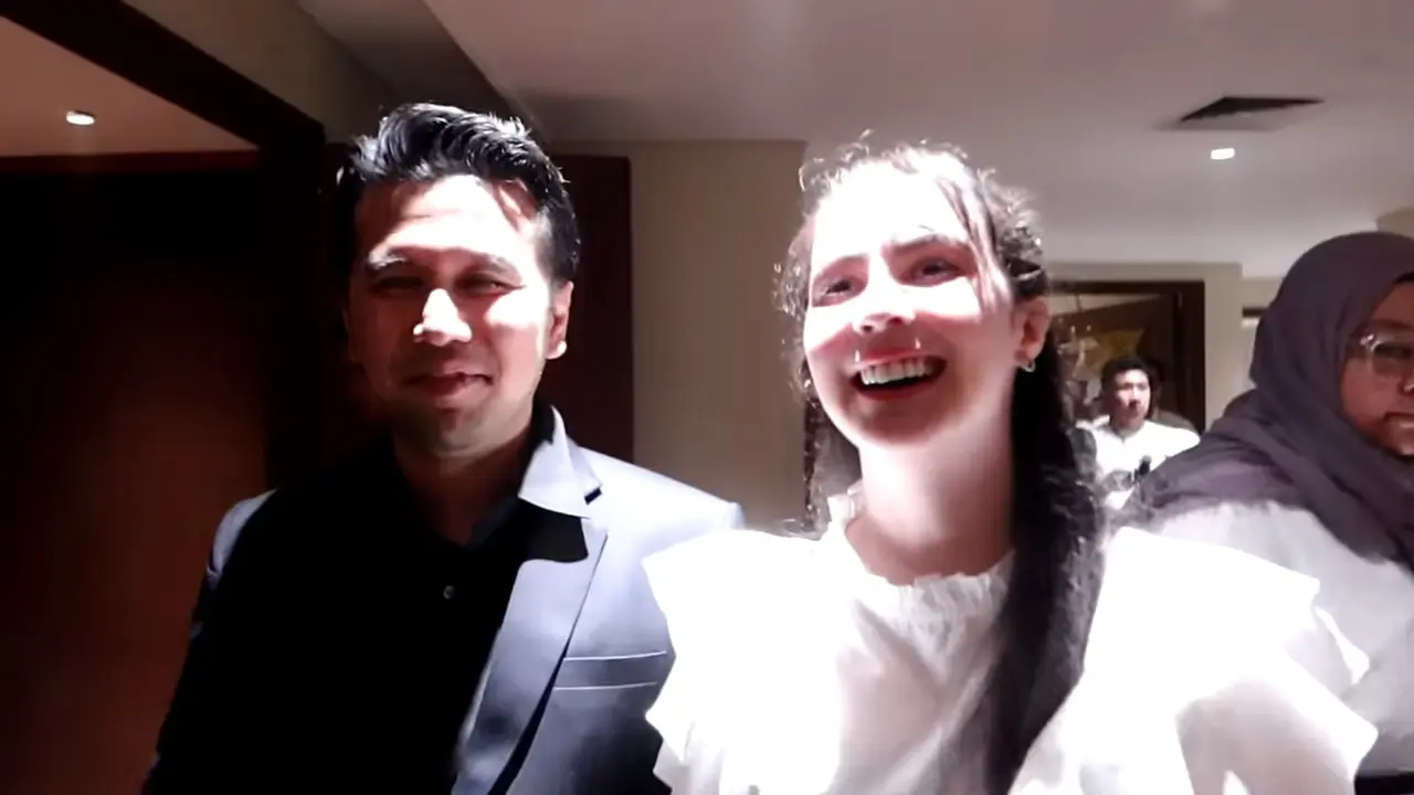 Arumi Bachsin dan Emil Dardak