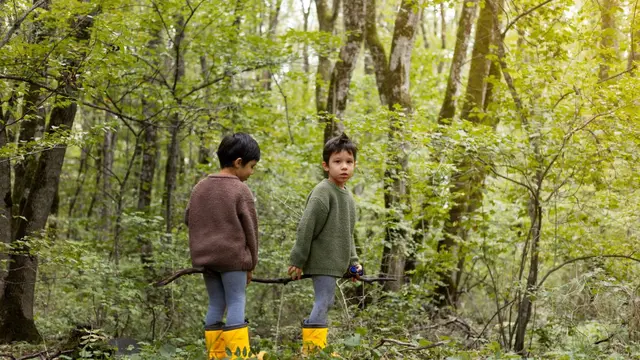 Mengenal Nature Deficit Disorder dan Alasan Anak Perlu Sering Main di Taman