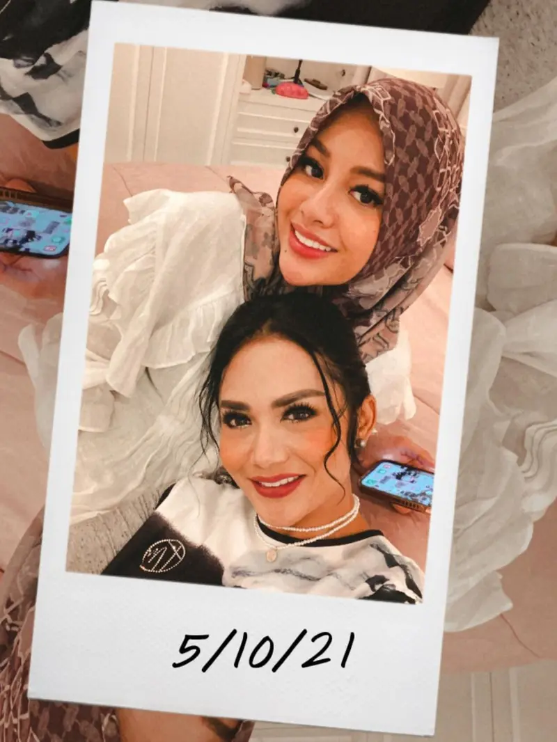 [Fimela] Krisdayanti, Aurel Hermansyah dan Atta Halilintar