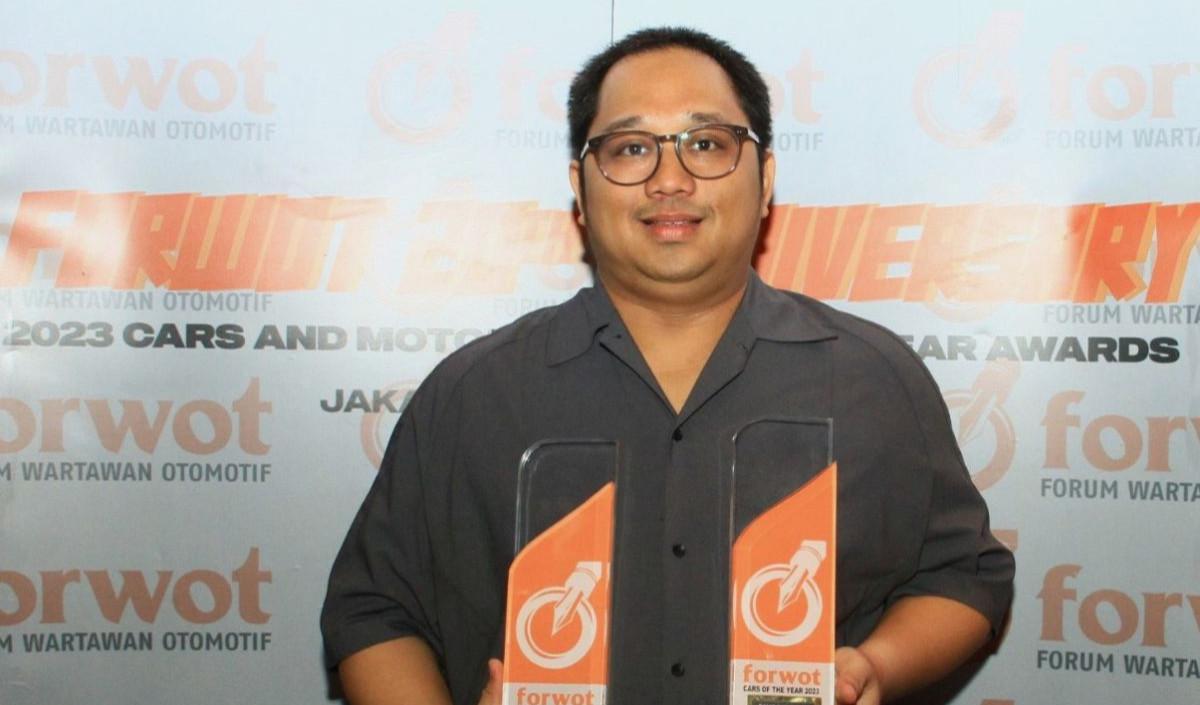 "Tiga lini produk Wuling masuk finalis di tiga kategori Forwot Cars of The Year 2023 mewakili semangat inovasi Wuling yang berkelanjutan guna hadirkan solusi mobilitas modern sesuai kebutuhan masyarakat baik melalui produk ICE, hybrid, maupun BEV.”&nbsp