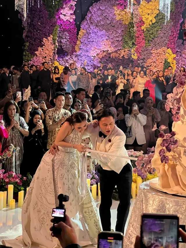 Mahalini dan Rizky Febian di Resepsi Nikah