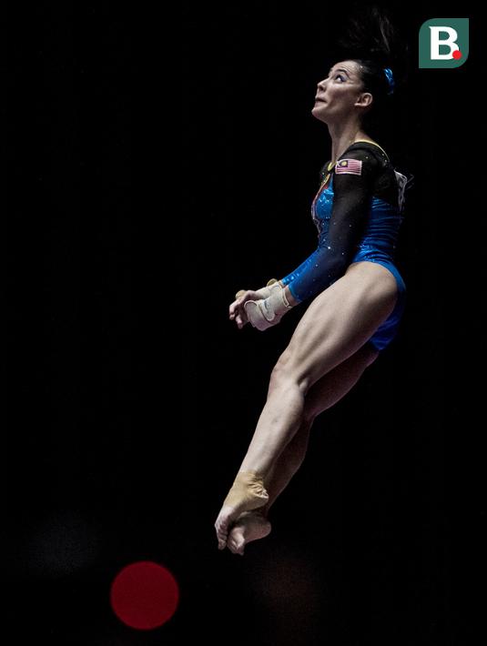 Pesenam Malaysia, Farah Ann, saat tampil pada Asian Games XVIII cabang senam di JiExpo Kemayoran, Jakarta, Rabu (22/8/2018). Selain cantik, dirinya merupakan salah satu pesenam putri terbaik Malaysia. (Bola.com/Vitalis Yogi Trisna)