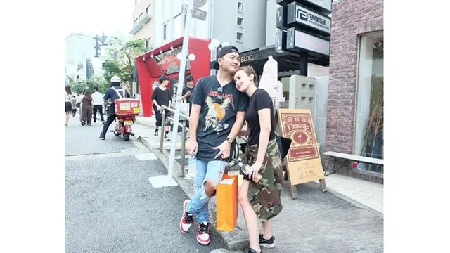 6 Potret Perjalanan Cinta Rianti Cartwright dan Alfonso, Hamil Setelah 10 Tahun Menikah