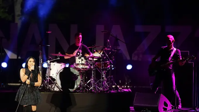 [Fimela] Anggun C Sasmi -Prambanan Jazz 2019