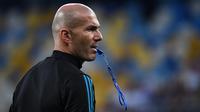 Pada Januari 2016 Zidane diberi kesempatan untuk menangani tim utama Real Madrid, setelah satu setengah tahun melatih tim kedua Real Madrid (Castilla). (AFP/Franck Fife)