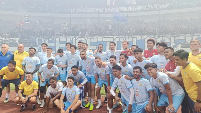 Pemain Persib Bertemu Bobotoh di GBLA
