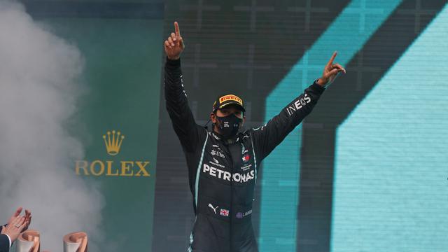 Selebrasi Lewis Hamilton saat Juara Dunia F1 2020