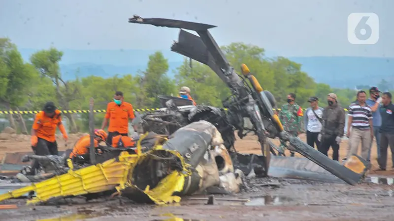 Warga Kendal Padati Area Helikopter yang Jatuh