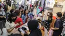 Sentra fashion “Little Bangkok”mengusung konsep “live shopping” dan penyediaan jasa titip atau jastip. (Liputan6.com/Angga Yuniar)