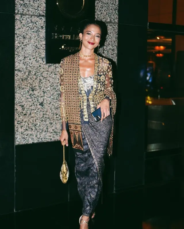 Inspirasi kebaya ala Putri Marino, tetap stylish dan elegan dengan paduan tradisional-modern