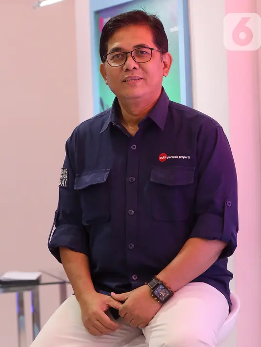 Project Director The Conexio Hartono di sela-sela Indonesia Properti Expo 2020 di Jakarta, Rabu (19/2/2020). Anak usaha PT Adhi Karya. Tbk mengembangkan apartemen The Conexio yang pembangunannya memasuki tahap pentupan atap pada pertengahan Maret 2020. (Liputan6.com/Fery Pradolo)