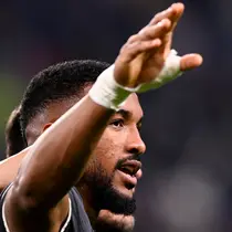 Pemain Juventus Gleison Bremer merayakan golnya ke gawang Cagliari pada pertandingan sepak bola Serie A Liga Italia di Stadion Juventus, Turin, Italia, Sabtu (11/11/2023). (Fabio Ferrari/LaPresse via AP)