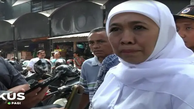 Cawagub Jatim Puti Guntur Soekarno menawarkan program unggulannya. Sedangkan, Cagub Khofifah memilih Blusukan ke Pasar Tanjung, Jember.