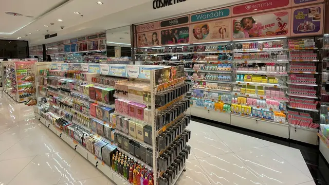 Belanja Produk Kecantikan dan Kesehatan di  AEON Health & Beauty. Dok. Aeon