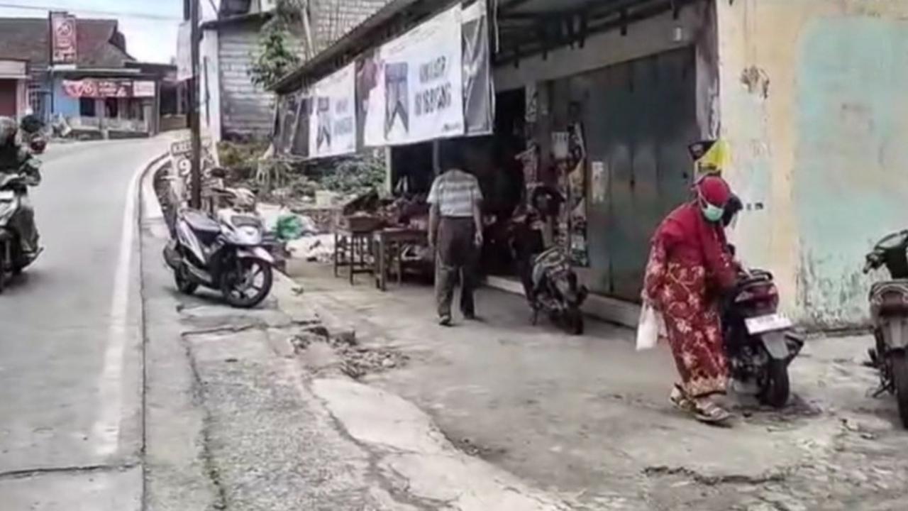 Detik-Detik Pencuri Kepergok Pemilik Rumah, Berakhir Tewas Diamuk Massa