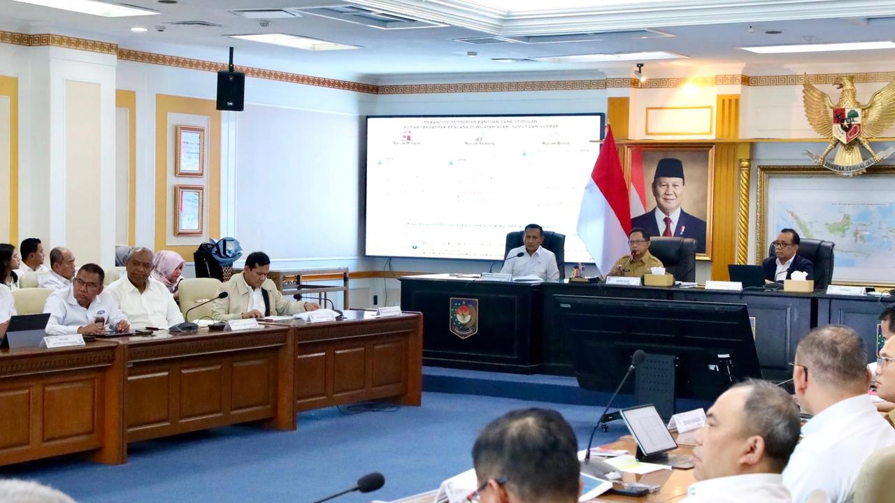 Tito Karnavian dalam Rapat Perkembangan Percepatan Rehabilitasi dan Rekontruksi Pascabencana Alam
