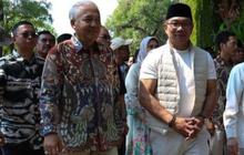 7 Foto Gaya Casual Ridwan Kamil Dengan Vest Parasut Yang Menjadi Sorotan Publik