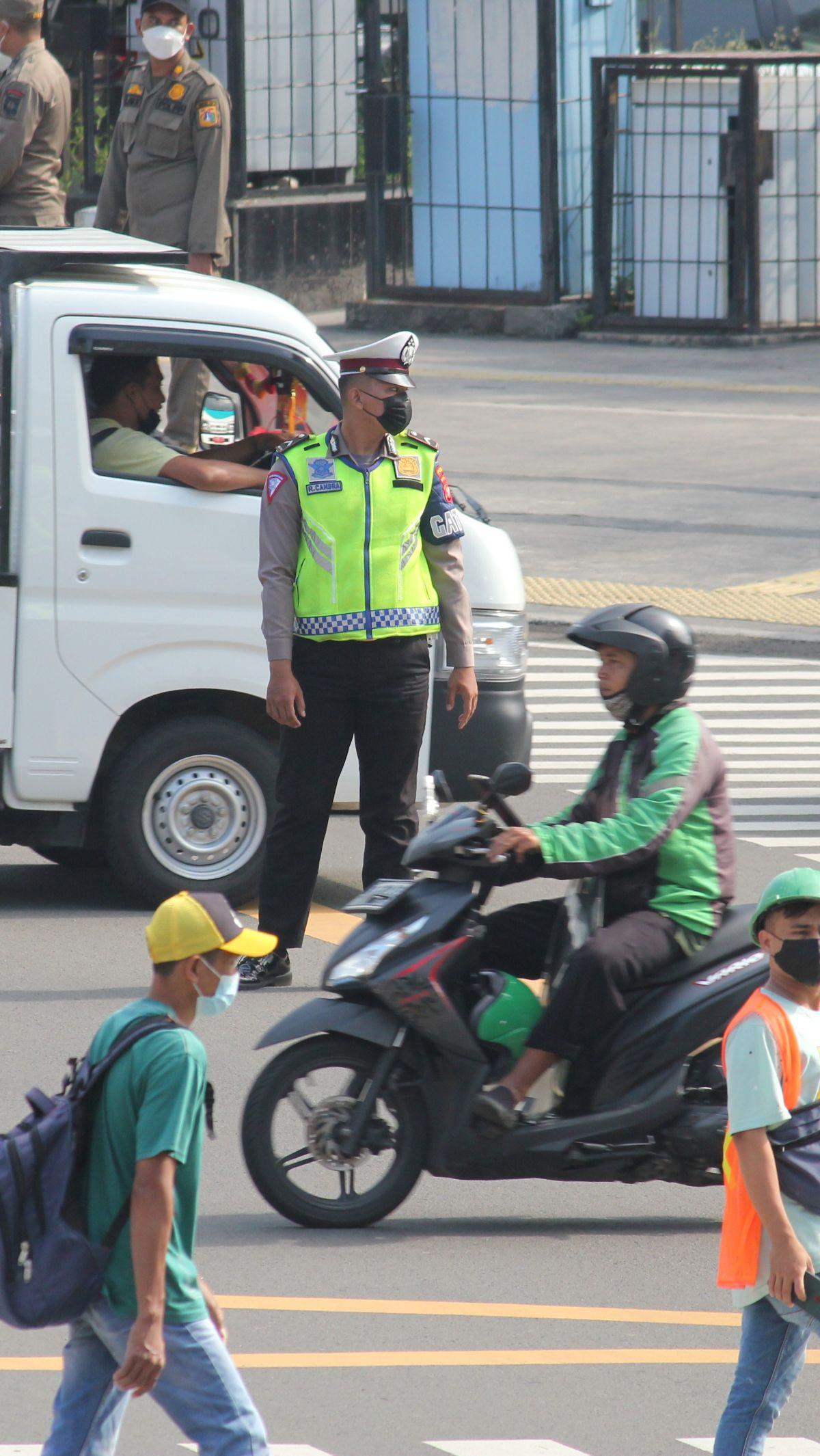 DKI Jakarta menerapkan kebijakan pemutihan pajak