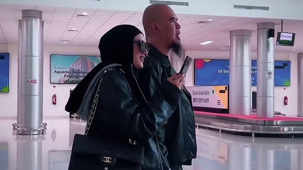 7 Potret Mulan Jameela dan Ahmad Dhani Tahun Baruan di Palangkaraya, Sambil Pacaran - Jarang-Jarang Pergi Berdua