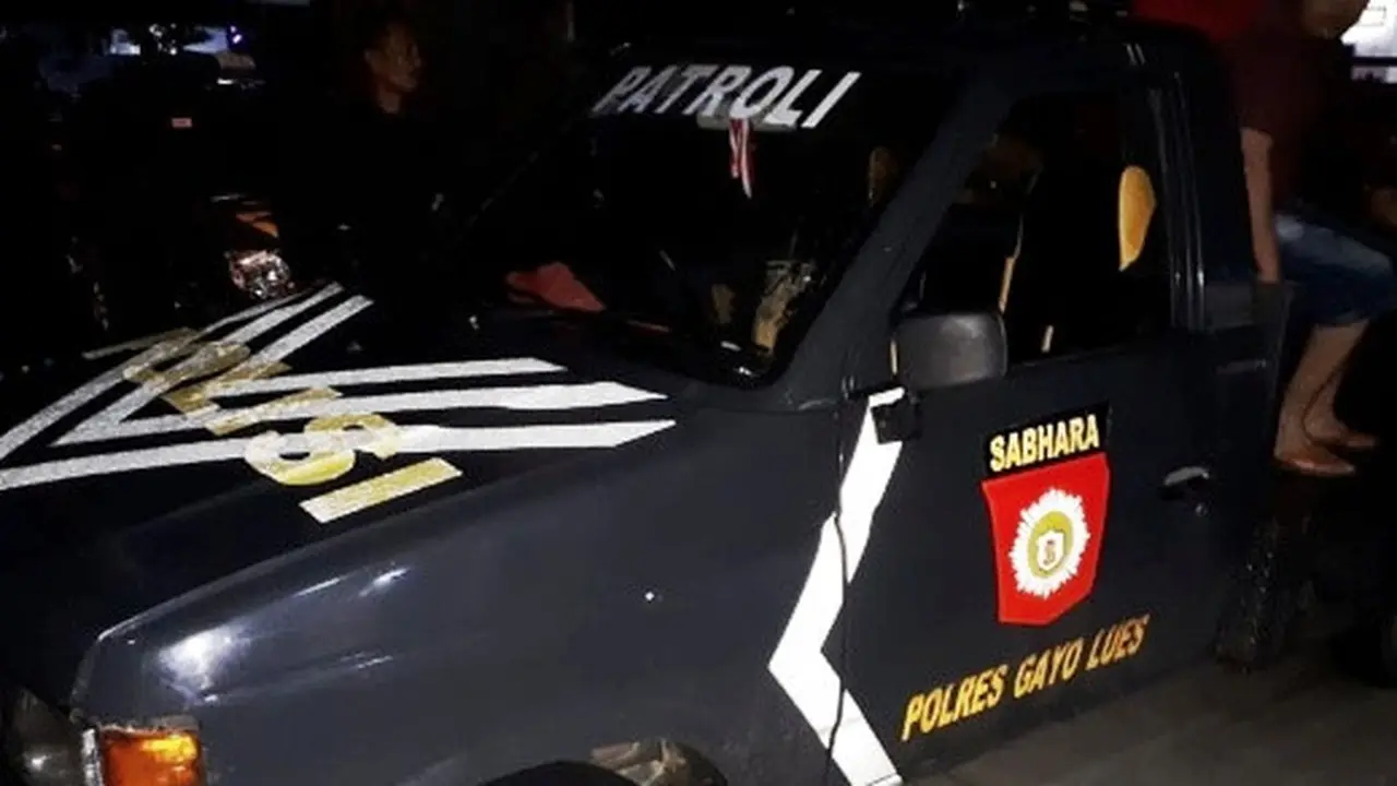 Mobil patroli bawa ganja