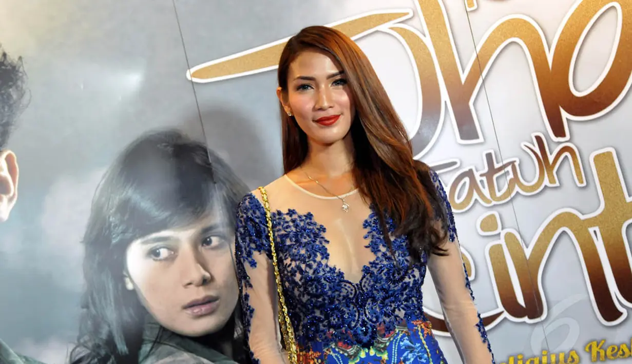 Terlibat dalam film ‘Ketika Tuhan Jatuh Cinta’ Aulia Sarah rela dijodohkan oleh orang tuanya. (3/6/2014) (Liputan6.com/Panji Diksana)