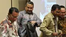 Menteri Desa PDT, Eko Putro Sandjojo (kedua kiri) saat menghadiri bedah buku di Jakarta, (28/7) Diskusi bedah buku karya Fary Djemy Francis membahas  Duc In Altum (bertolak ke tempat yang lebih dalam). (Liputan6.com/Johan Tallo)