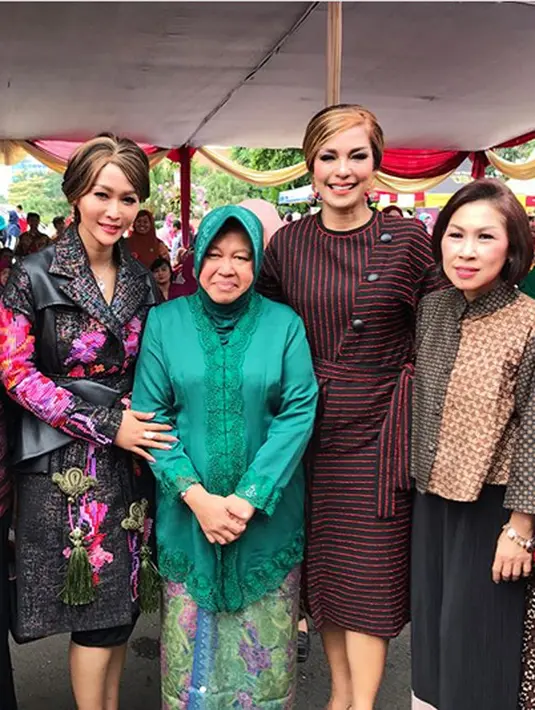 "Kegiatan aku di Surabaya pagi ini😍 Bersama ibuku Walikota Surabaya." tulisnya sebagai keterangan foto bersama dengan Tri Rismaharani yang selama ini menjadi salah satu idolanya. (Instagram/inul.d)