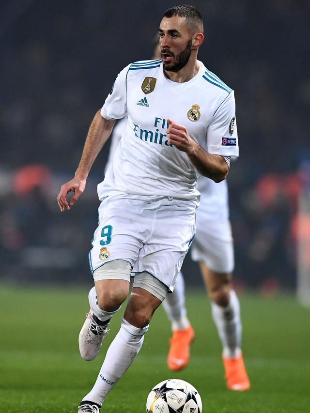 Kesuksesan 11 Pesepak Bola Muslim Merumput di Tanah Eropa