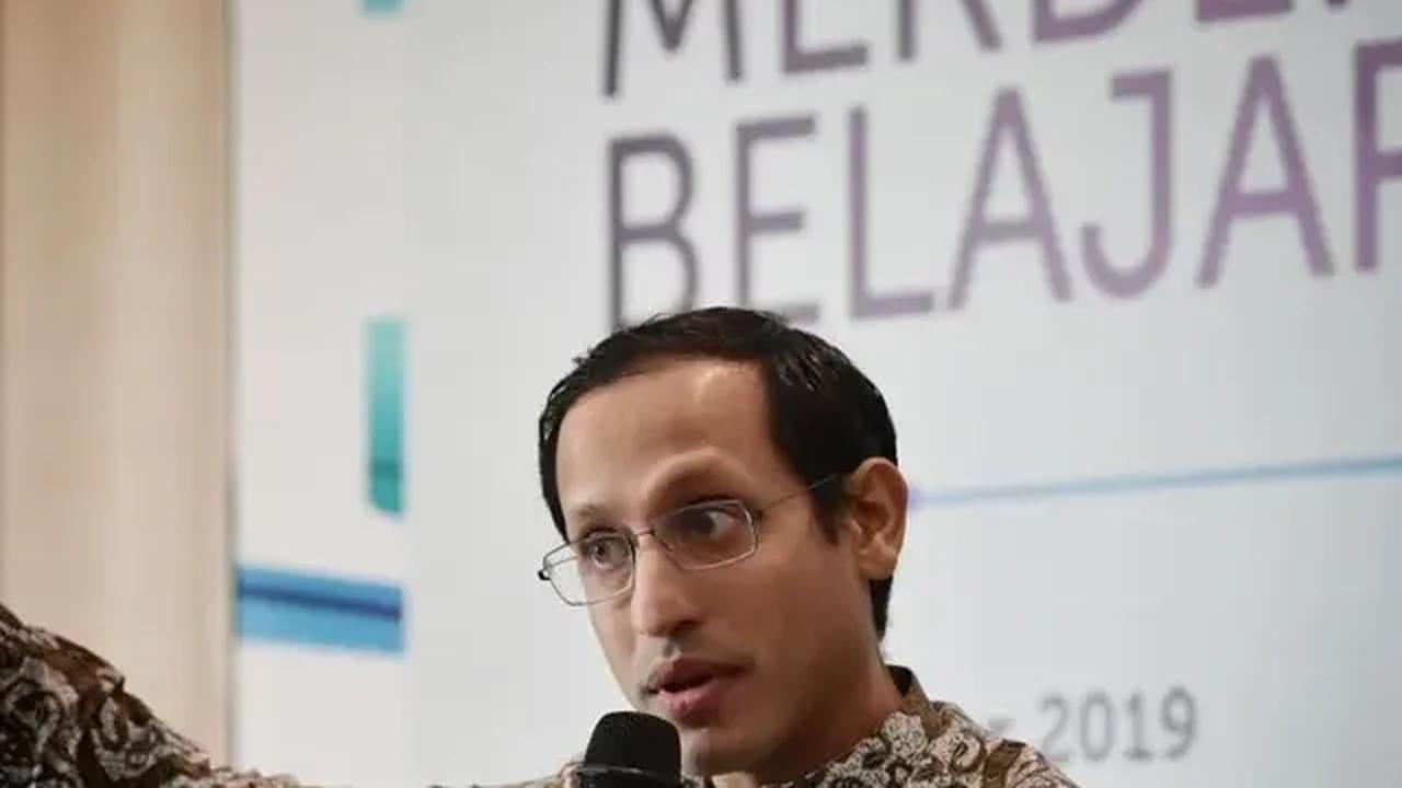 Sebelumnya, mahasiswa sarjana maupun sarjana terapan wajib membuat skripsi.&nbsp;