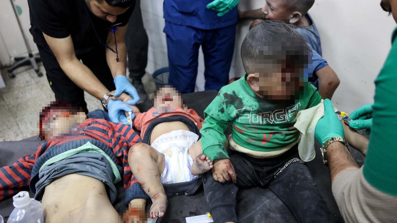 FOTO: Serangan Maut Israel Hantam Sekolah di Jalur Gaza: Puluhan Orang Tewas, termasuk Anak-Anak