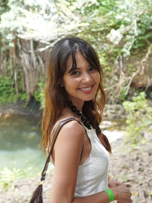 Sering Dikira Kembung, Aurelie Moeremans Pamer Baby Bump dengan Outfit Bumil Bernuansa Tropical Look