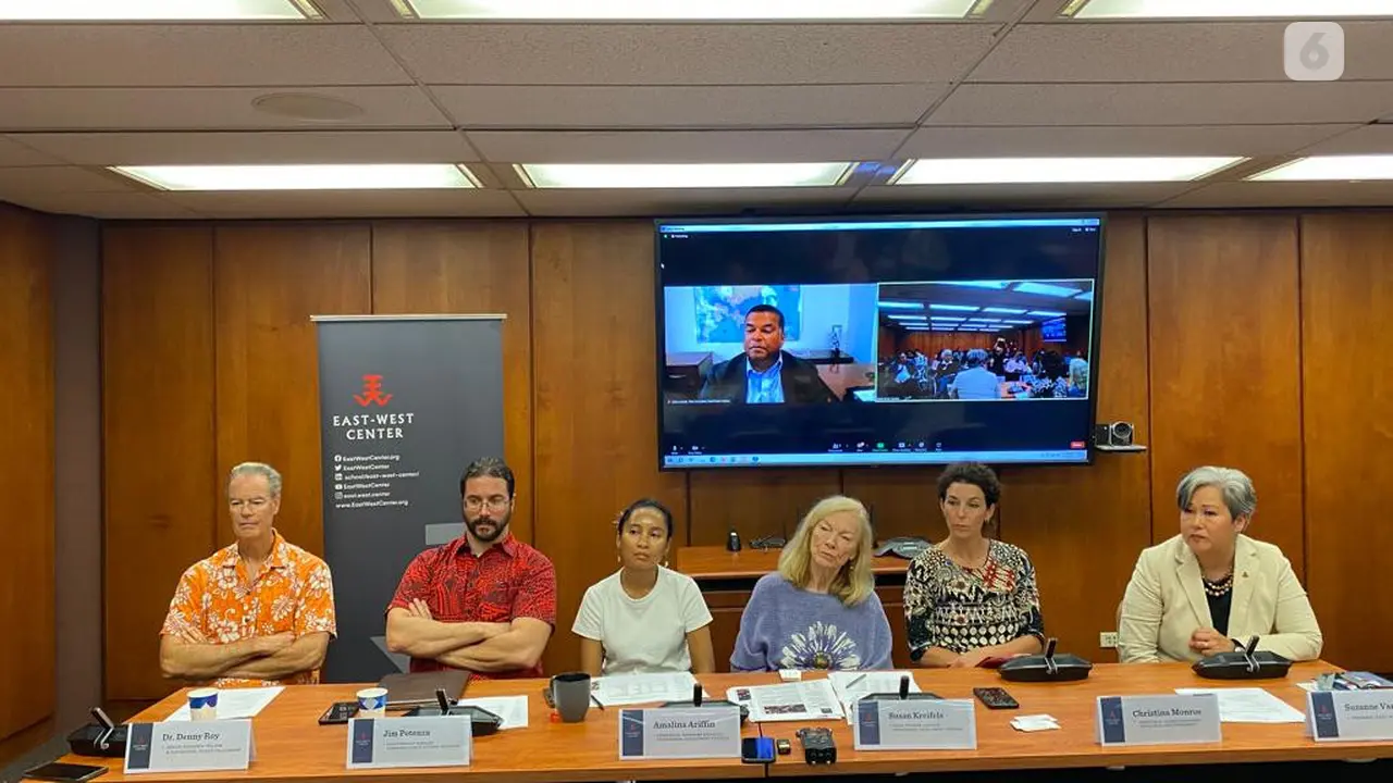 Spesialis Program Experiential di East West Center, Amalina Ariffin menyebut ribuan alumni YSEALI saling terhubung guna menyuarakan isu lingkungan di kawasan Asia Tenggara (Liputan6.com/Teddy Tri Setio Berty).