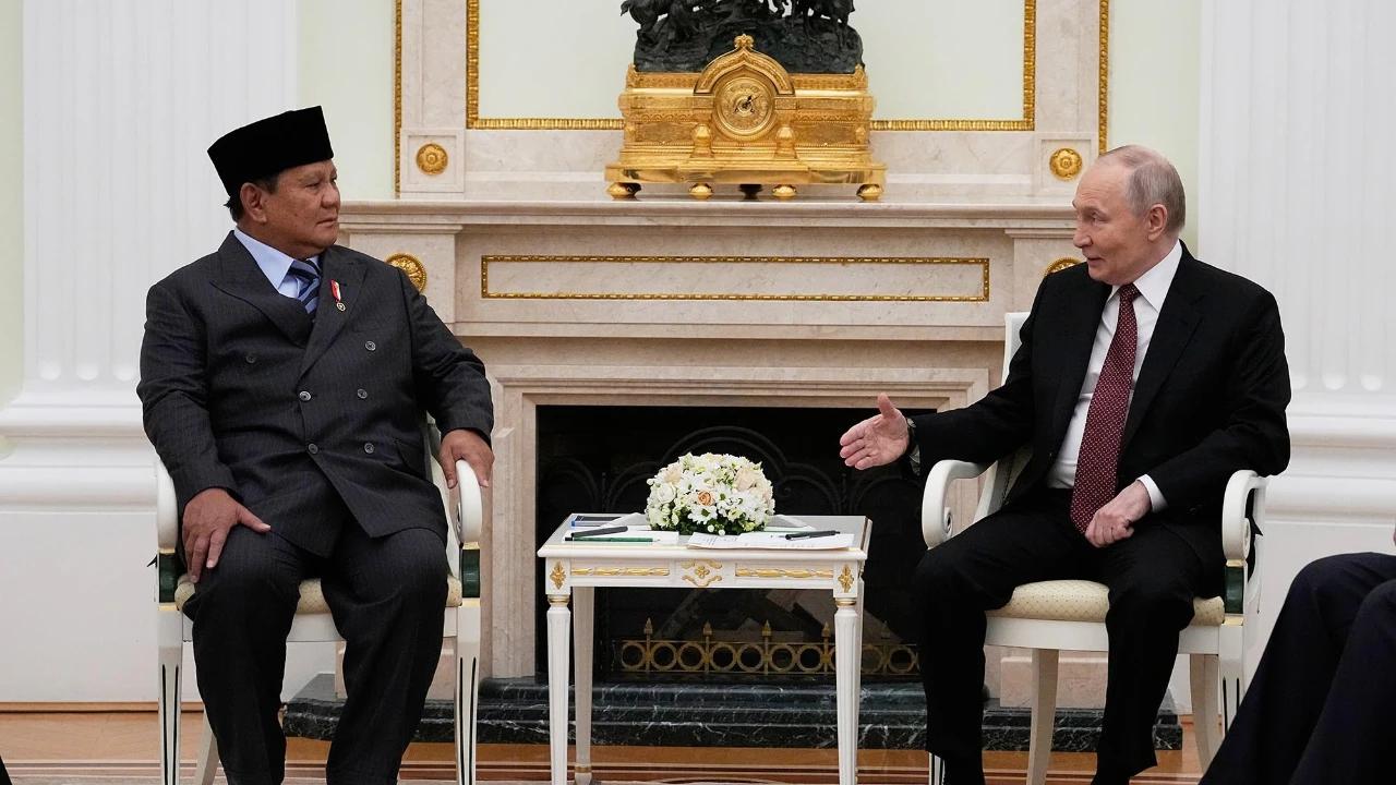 VIDEO: Momen Tawa Presiden Putin, Diajak Prabowo ke Indonesia "Jangan ke India Saja"