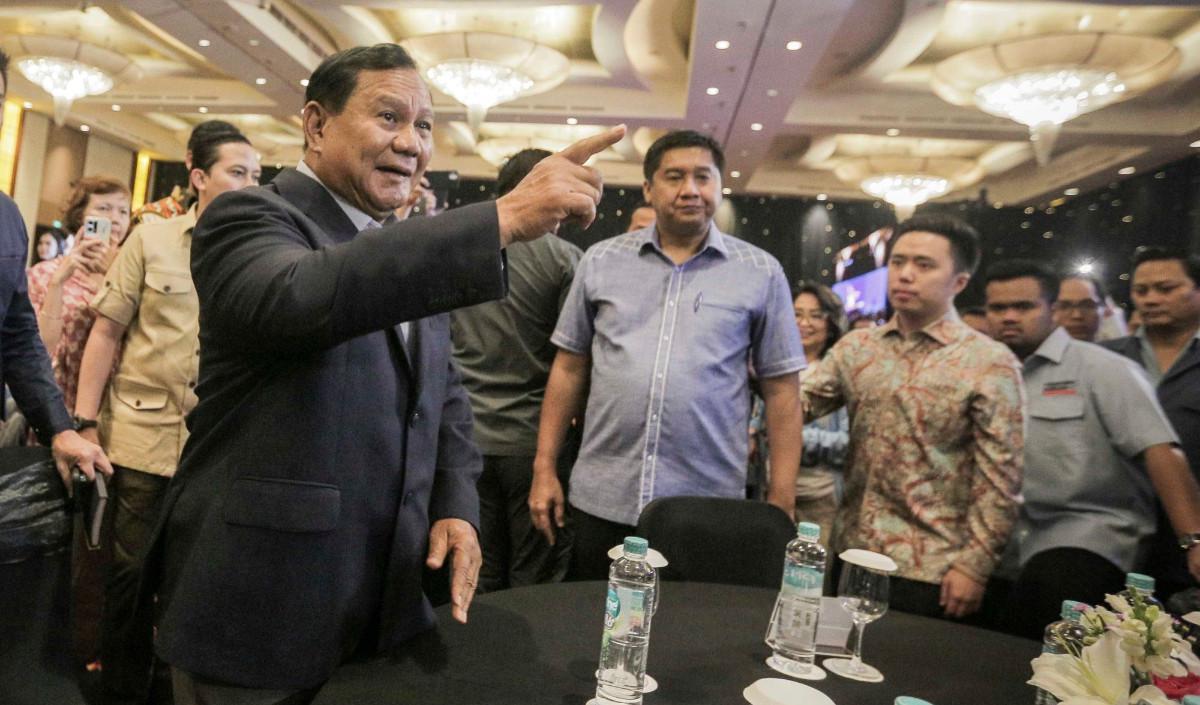 "Saya harus akui bahwa saya kurang berhasil main di pasar modal, saya waktu itu coba-coba di pasar modal Eropa pake financial advisor orang Eropa, sekian tahun return-nya very low, maybe after average of 5 years, 1 percent return," <br>