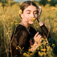 woman fragrance/copyright pexels/Leah Newhouse