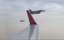 Kompol Syarif Asisten Ajudan Perlihatkan Pesawat Kepresidenan Jokowi Dikawal Jet Tempur