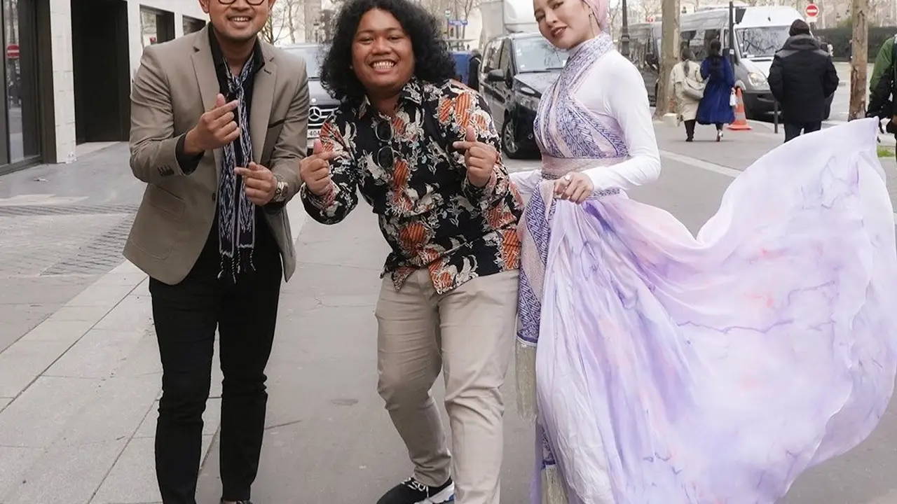 Marshel Widianto pergi ke Paris untuk menyaksikan Paris Fashion Week.