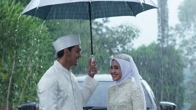 Adegan pernikahan Madina dan Attar diperankan Cut Syifa dan Vicky Kalea dalam Love Story The Series (Foto: Instagram @sinetron.sctv)