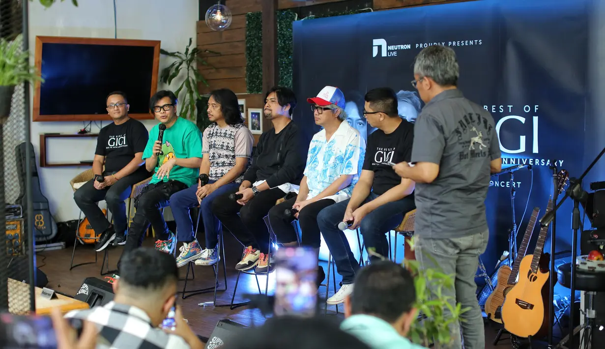 Pemilik hits 11 Januari ini akan juga sudah menyiapkan sejumlah kolaborasi menarik. Pihak promotor mengatakan ingin memanjakan penonton lewat tur GIGI kali ini. [Adrian Putra/Fimela.com]