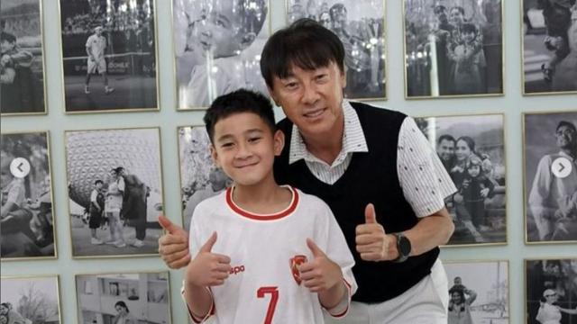 Shin Tae Yong Mampir ke Rumah Raffi Ahmad dan Nagita Slavina, Kasih Hadiah Spesial Buat Rafathar.