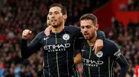 Duo Manchester City David Silva dan Bernardo Silva merayakan gol pada laga Liga Inggris melawan Southampton di St Mary's Stadium, Minggu (30/12/2018). (Twitter EPL)