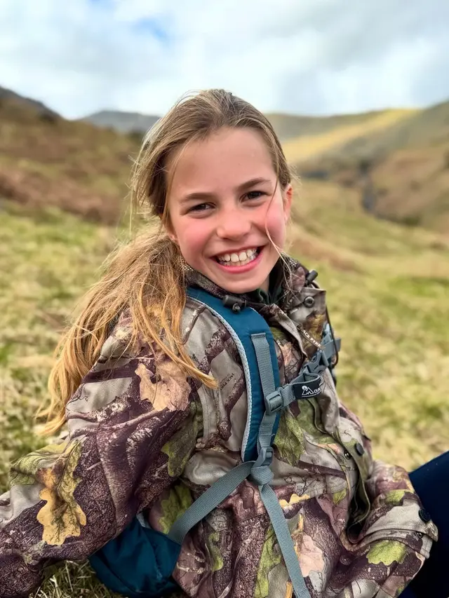 Potret Ultah ke-10 Putri Charlotte Hasil Jepretan Kate Middleton, Wajahnya Duplikat Pangeran William Muda
