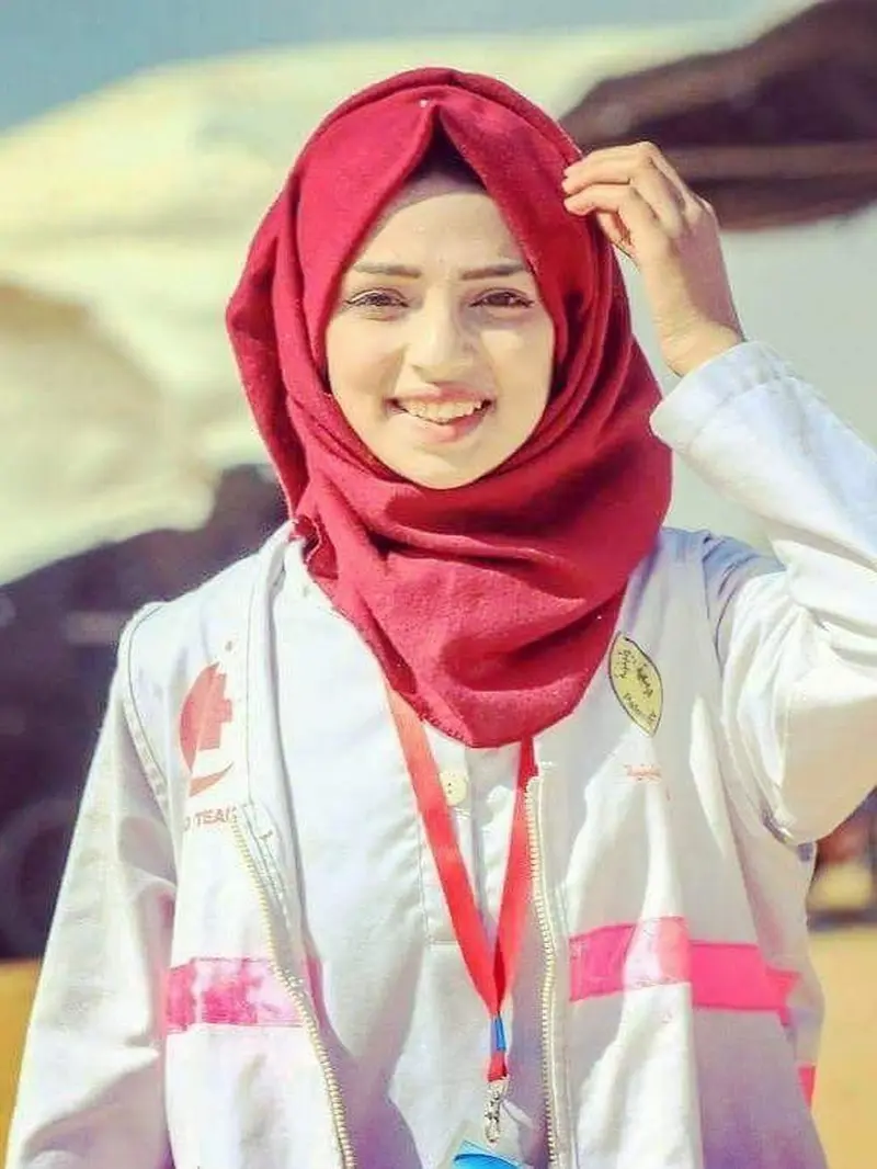 Razan Ashraf Najjar gugur dalam tugas. Perawat Palestina itu ditembak Israel