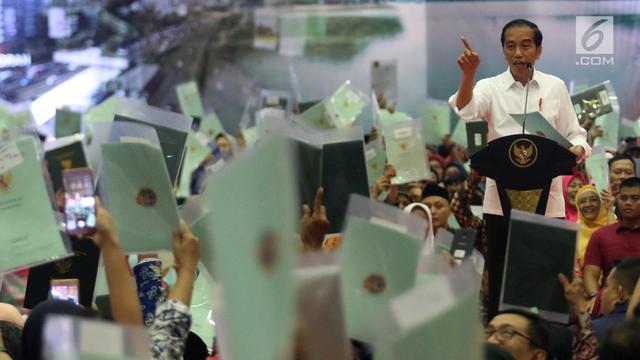 Jokowi Bagikan 3.000 Sertifikat Tanah di Pasar Minggu