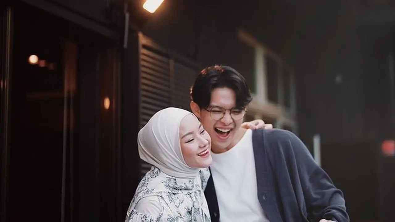 Dinda Hauw dan Rey Mbayang