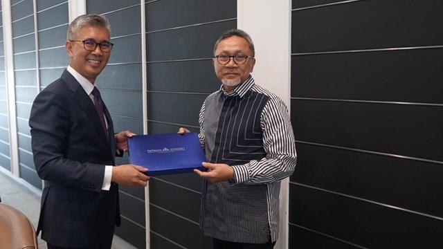 Menteri Perdagangan Republik Indonesia (Mendag RI) Zulkifli  Hasan bertemu  dengan  Menteri Investasi, Perdagangan, dan Industri Malaysia, Tengku Datuk Seri Utama Zafrul Bin Tengku Abdul Aziz di Kuala Lumpur, Malaysia, Rabu (7/6) (Istimewa)