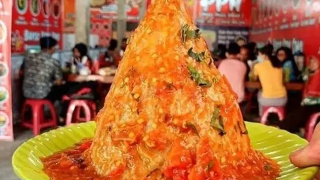9 Potret Bentuk Bakso Nyeleneh, Ada Pocong Hingga Buaya