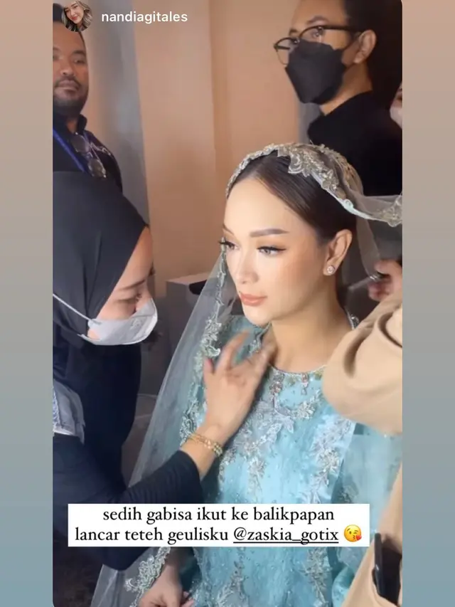 [Fimela] Zaskia Gotik Acara 7 bulanan